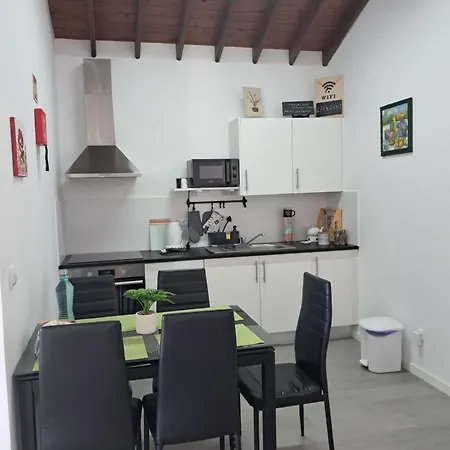 Casa Dos Noveloes * Ponta Delgada (Sao Miguel)